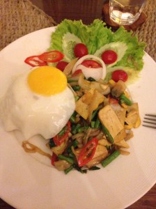 "Pad Krapao" Thai Basilikum hier mit Tofo